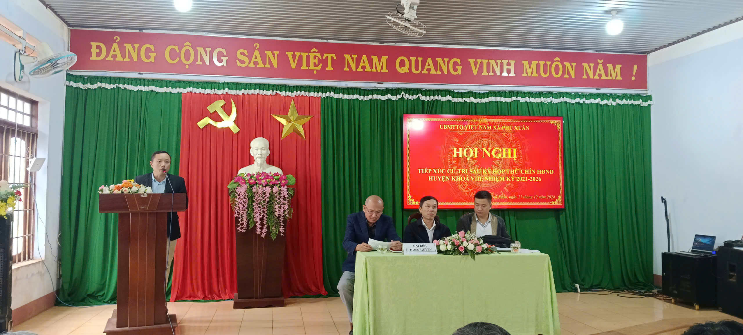 HỘI NGHỊ TIẾP XÚC CỬ TRI SAU KỲ HỌP THỨ CHÍN HĐND HUYỆN KHOÁ VIII, NHIỆM KỲ 2021 - 2026
